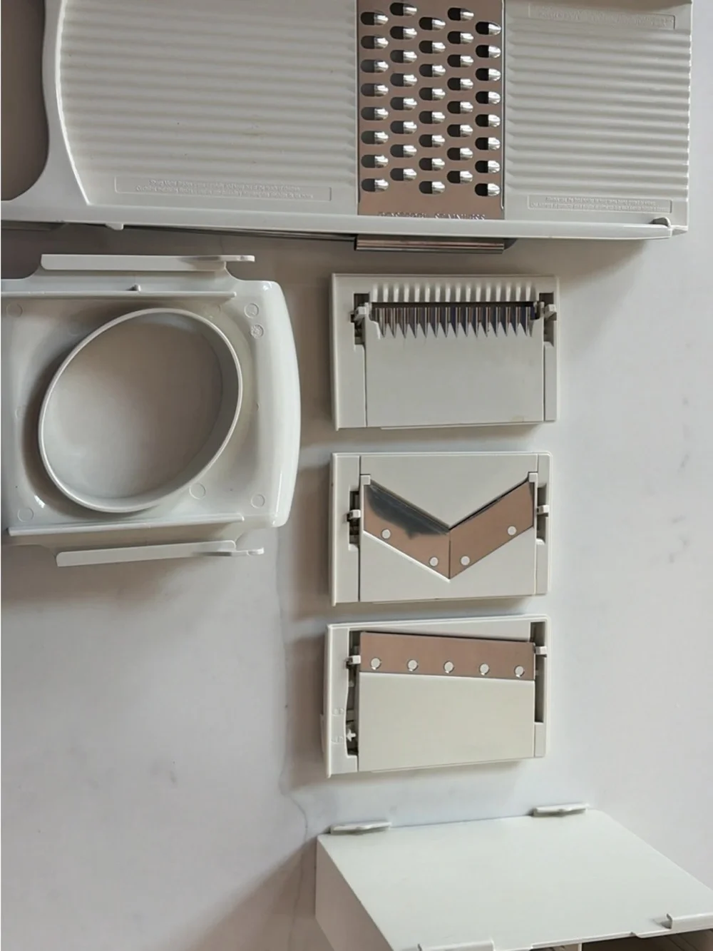 Kitchen Mandoline Slicer with Interchangeable Blades